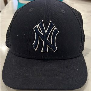 New York Yankee mesh Cap